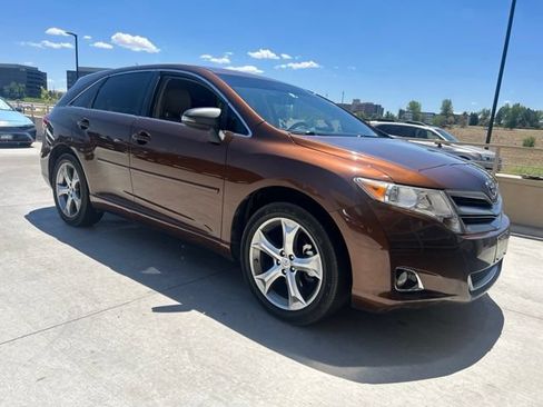 Used 2014 Toyota Venza LE w/ LE Convenience Package AWD/4WD image 2