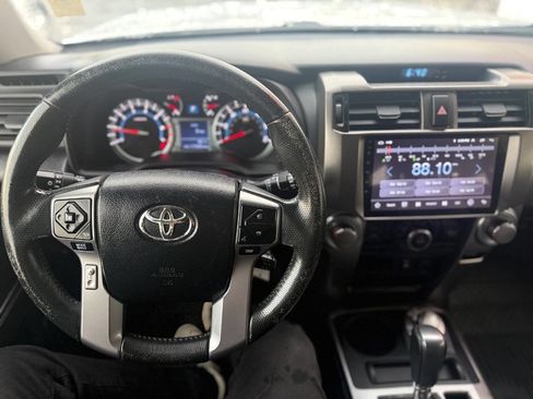 Used 2015 Toyota 4Runner SR5 Premium image 12