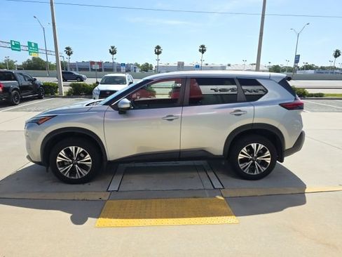 Used 2023 Nissan Rogue SV FWD image 7