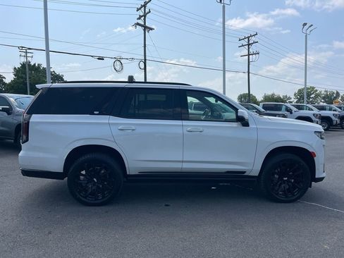 Used 2023 Cadillac Escalade Sport Platinum w/ LPO, ONYX Package image 6