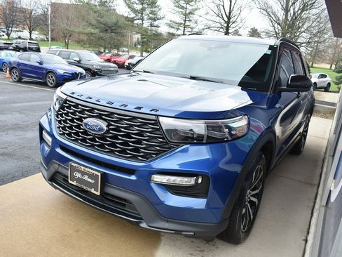 Used 2022 Ford Explorer ST-Line w/ Class IV Trailer Tow Package image 6