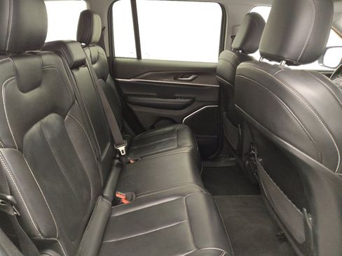 Used 2022 Jeep Grand Cherokee Limited RWD image 19