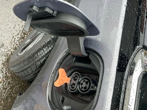 Used 2022 Chevrolet Bolt LT w/ Infotainment Package image 56