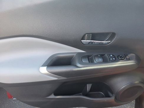 Used 2024 Nissan Kicks SR w/ SR Premium Package image 9