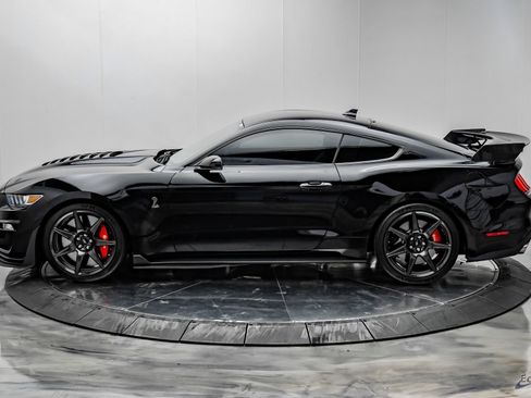 Used 2021 Ford Mustang Shelby GT500 w/ Carbon Fiber Track Pack RWD image 9