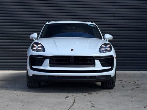 Certified 2026 Porsche Macan AWD/4WD image 10
