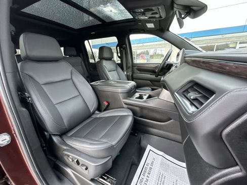 Used 2023 Chevrolet Suburban Z71 w/ Luxury Package image 22