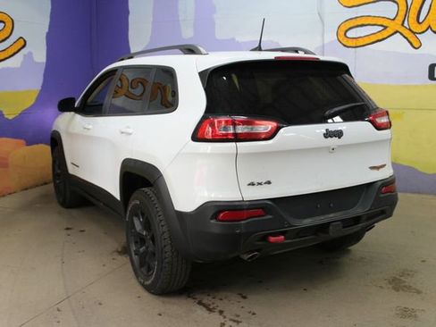 Used 2016 Jeep Cherokee Trailhawk w/ Leather Interior Group AWD/4WD image 6