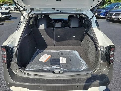 Used 2026 Nissan Kicks SR w/ Cold Weather Package AWD/4WD image 14