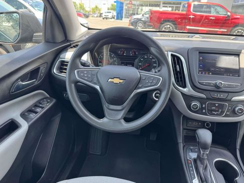 Used 2022 Chevrolet Equinox LS w/ Driver Confidence II Package AWD/4WD image 12