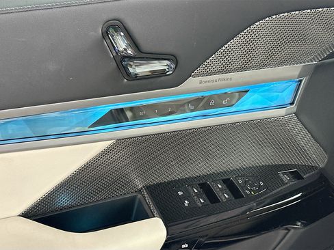 Certified 2023 BMW 740i 740i w/ Parking Assistance Package image 18