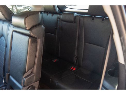Used 2023 Toyota Highlander XLE AWD/4WD image 21