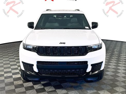 New 2025 Jeep Grand Cherokee L Altitude image 3