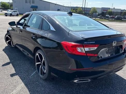 Used 2018 Honda Accord Sport image 2