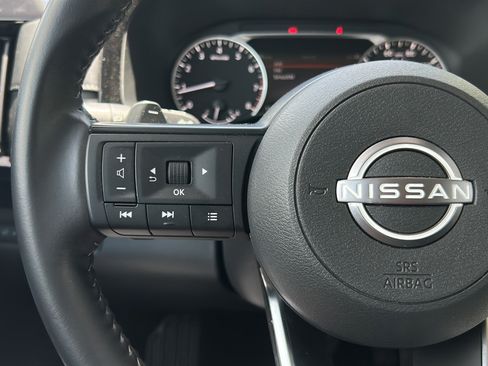 Used 2025 Nissan Pathfinder SV w/ SV Premium Package FWD image 29