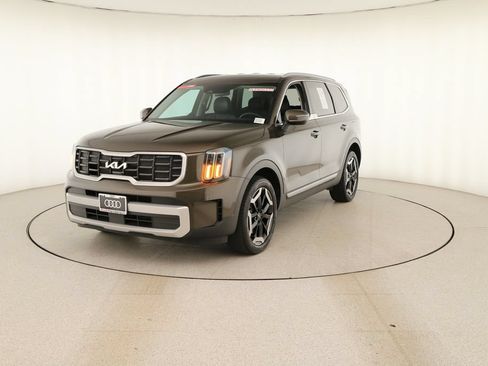 Used 2024 Kia Telluride S FWD image 12