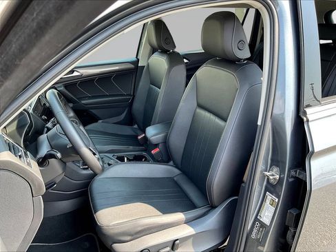 Used 2023 Volkswagen Tiguan SE AWD/4WD image 21