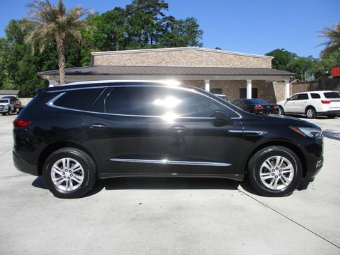 Used 2018 Buick Enclave Essence image 19
