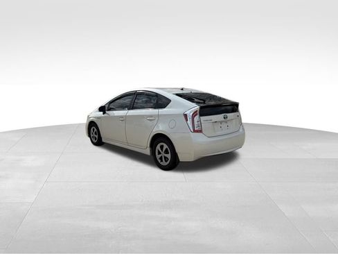 Used 2015 Toyota Prius Two image 7