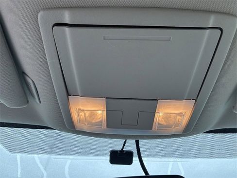 Used 2011 Ford Edge Limited image 29