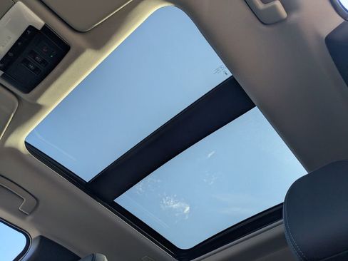 New 2025 Mitsubishi Outlander SEL image 21