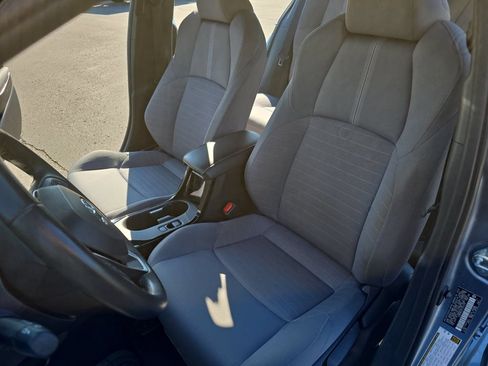 Used 2023 Toyota Corolla SE w/ SE Package FWD image 16
