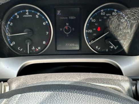 Used 2018 Toyota RAV4 XLE FWD image 43