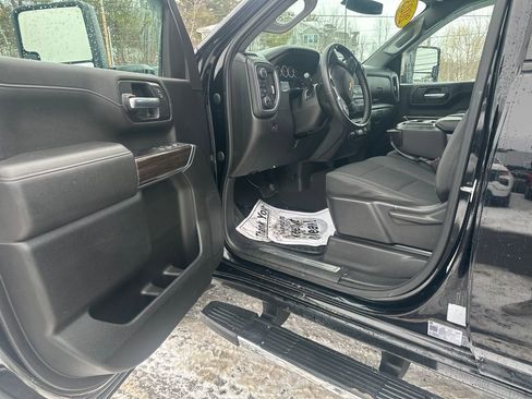 Used 2023 Chevrolet Silverado 2500 LT image 5