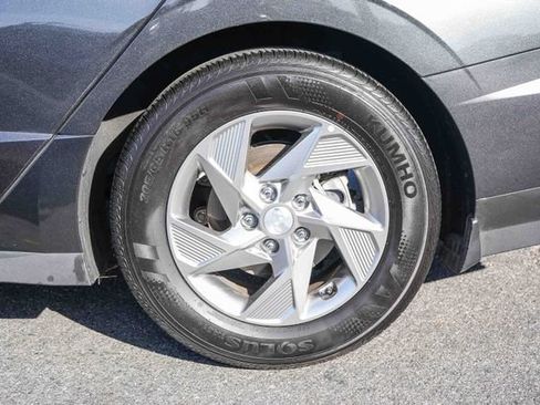 Certified 2025 Hyundai Sonata SE FWD image 11