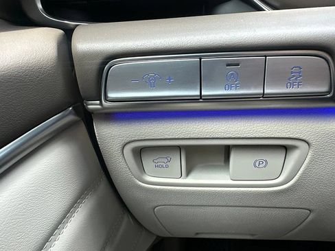 Used 2024 Genesis GV80 2.5T w/ Prestige Package AWD/4WD image 9