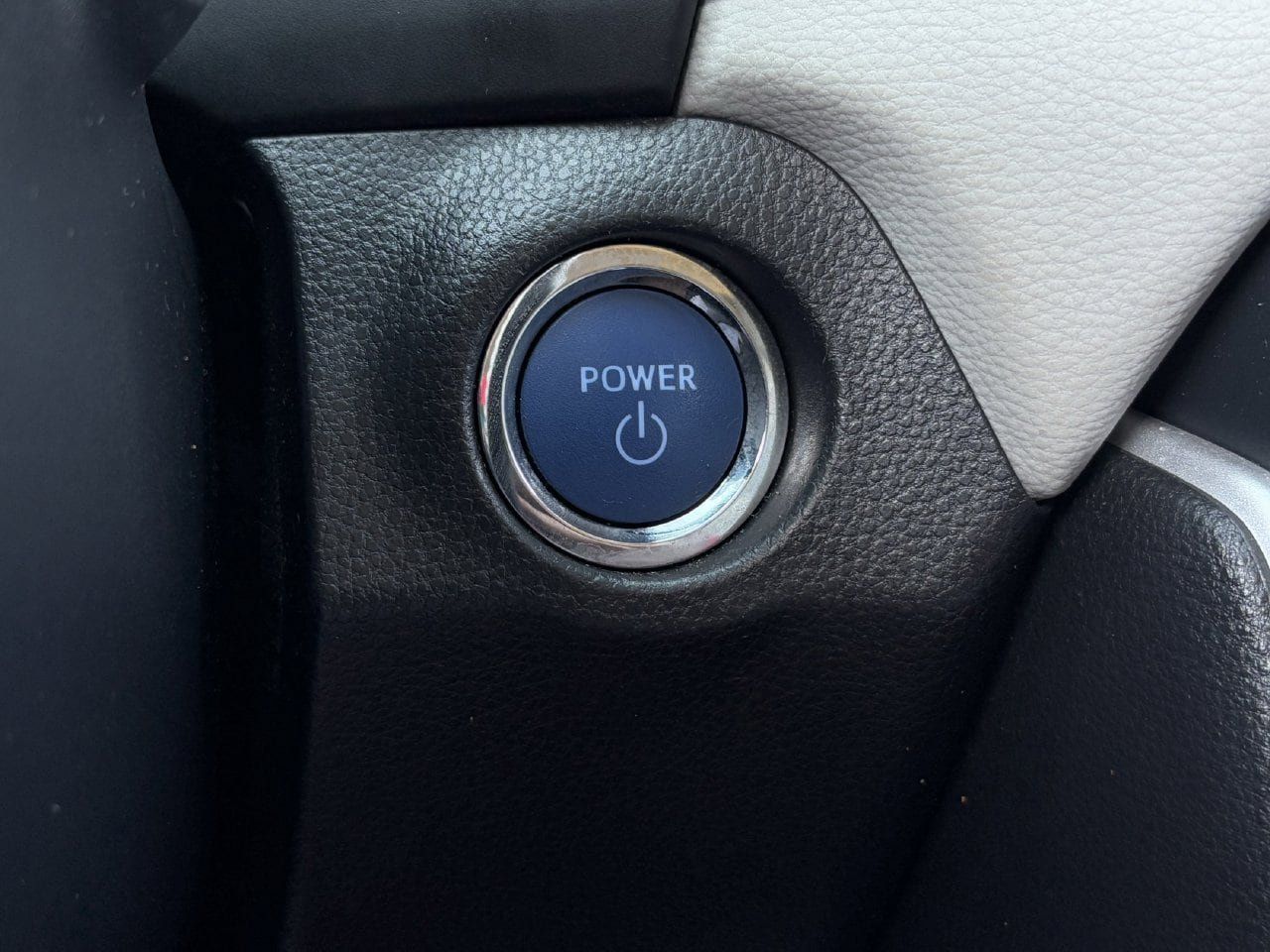 Used 2021 Toyota RAV4 Limited AWD/4WD image 18