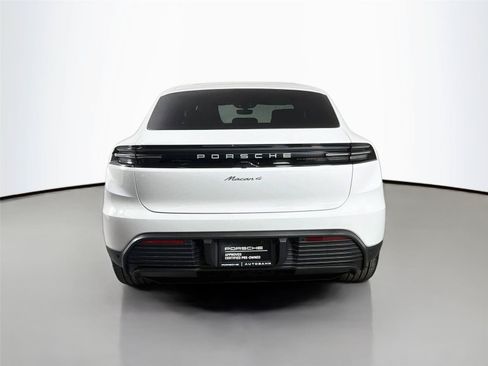 Certified 2025 Porsche Macan 4 Electric w/ Premium Package AWD/4WD image 6