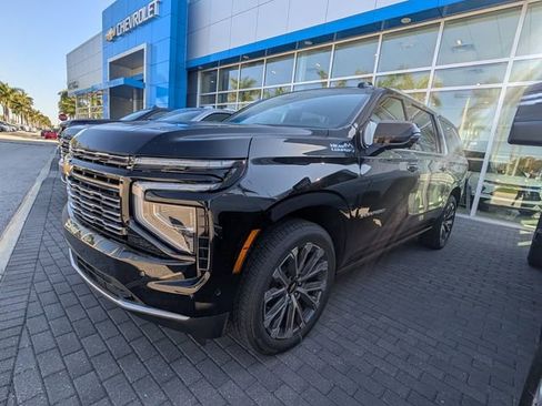 New 2026 Chevrolet Suburban High Country AWD/4WD image 3