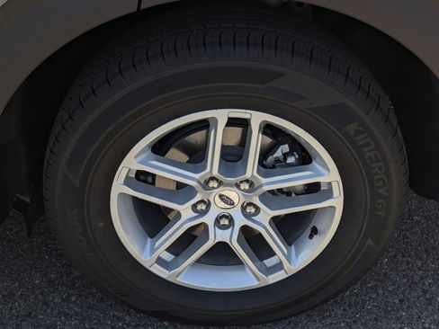 New 2026 Ford Explorer Active w/ Active Comfort Package RWD image 7