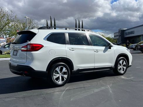 Certified 2022 Subaru Ascent Premium w/ Convenience Package AWD/4WD image 8