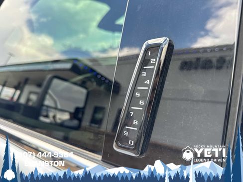 Used 2022 GMC Sierra 2500 Denali w/ Denali Ultimate Package image 28