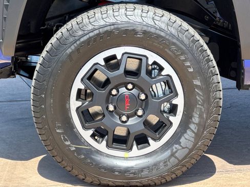 New 2025 Toyota Tacoma TRD Off-Road image 33