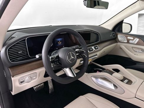 New 2026 Mercedes-Benz GLS 450 4MATIC image 9