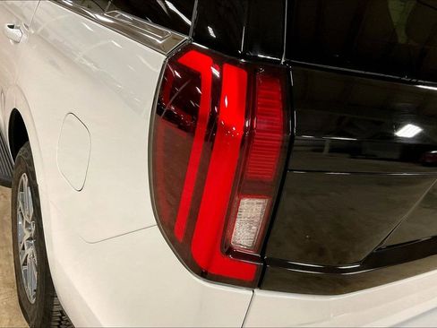 Certified 2025 Ford Expedition Active AWD/4WD image 29