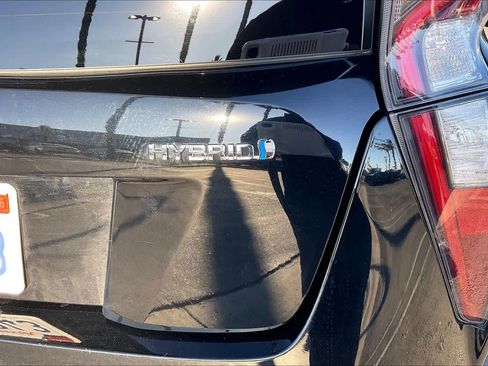 Used 2017 Toyota Prius Two image 10