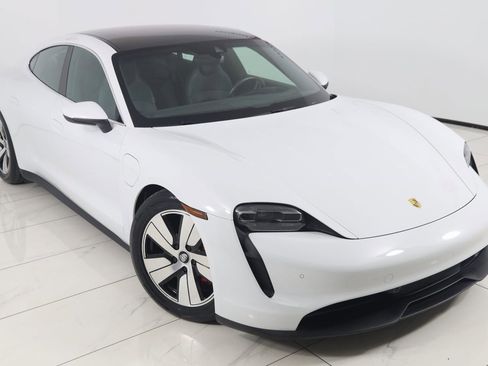 Used 2020 Porsche Taycan 4S image 21