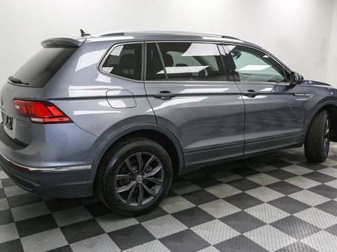 Used 2022 Volkswagen Tiguan SE AWD/4WD image 9