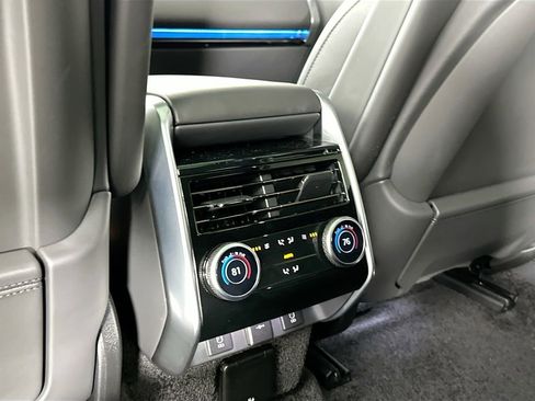 Used 2026 Land Rover Range Rover Long Wheelbase SE AWD/4WD image 27
