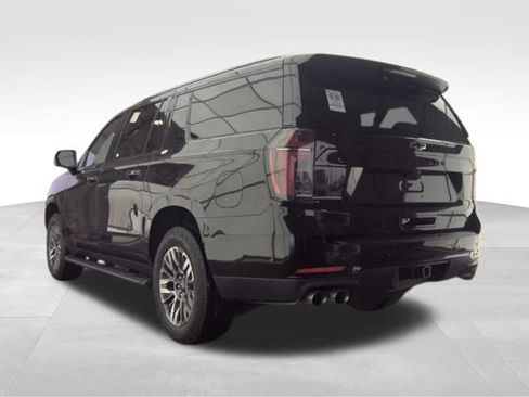 Used 2025 Chevrolet Suburban Z71 AWD/4WD image 6