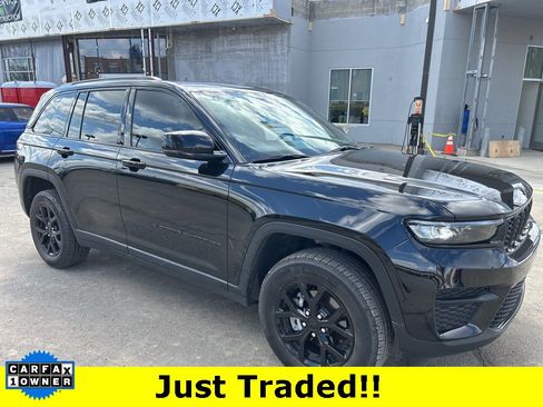 Used 2024 Jeep Grand Cherokee Altitude image 1