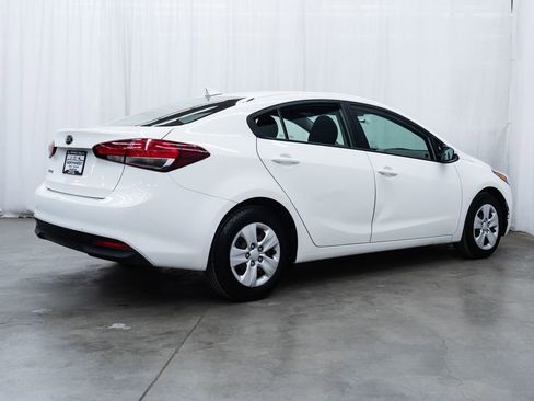 Used 2017 Kia Forte LX FWD image 6