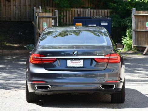 Used 2017 BMW 750i xDrive image 8