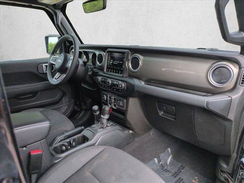 Used 2023 Jeep Gladiator Overland AWD/4WD image 21