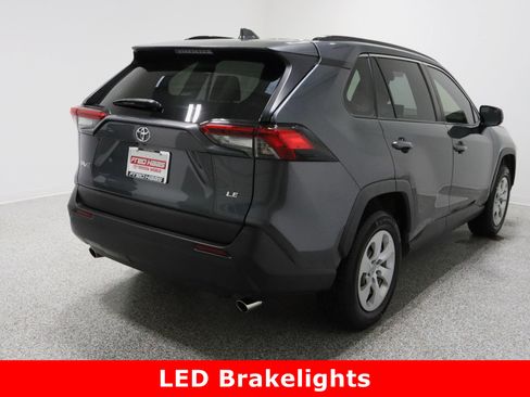 Used 2019 Toyota RAV4 LE image 7