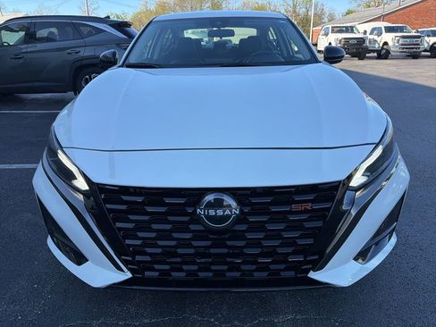 Used 2024 Nissan Altima 2.5 SR FWD image 8